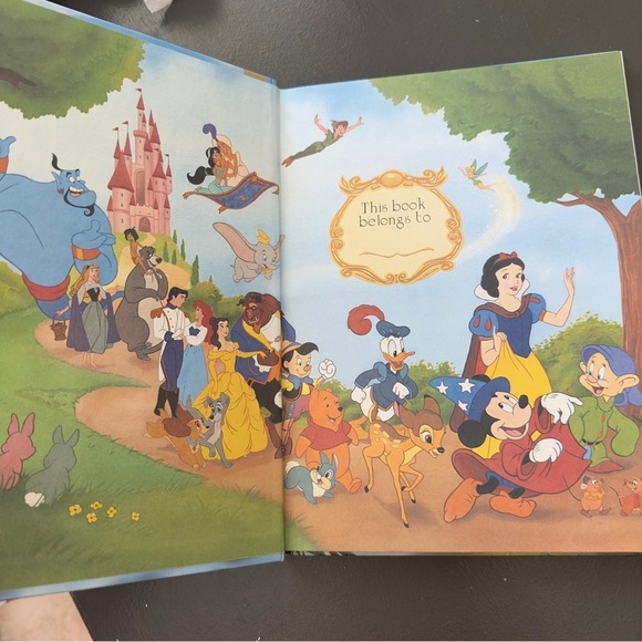 Disney's Pocahontas Hardcover Book Vintage Princess Mouse Works 90s 1990s - Picture 3 of 13